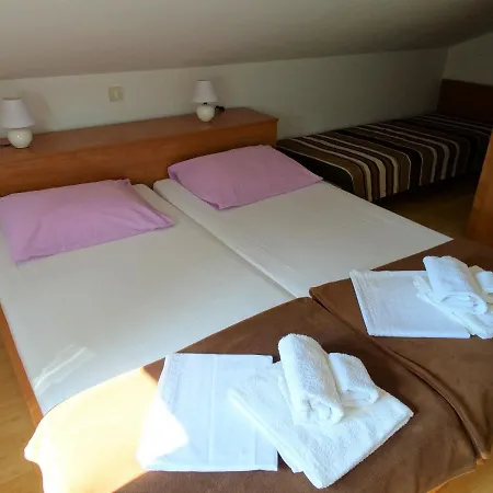 Tomislav Apartment *